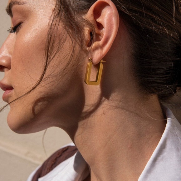 Waterproof gold plated square earrings - Picture 5 of 6